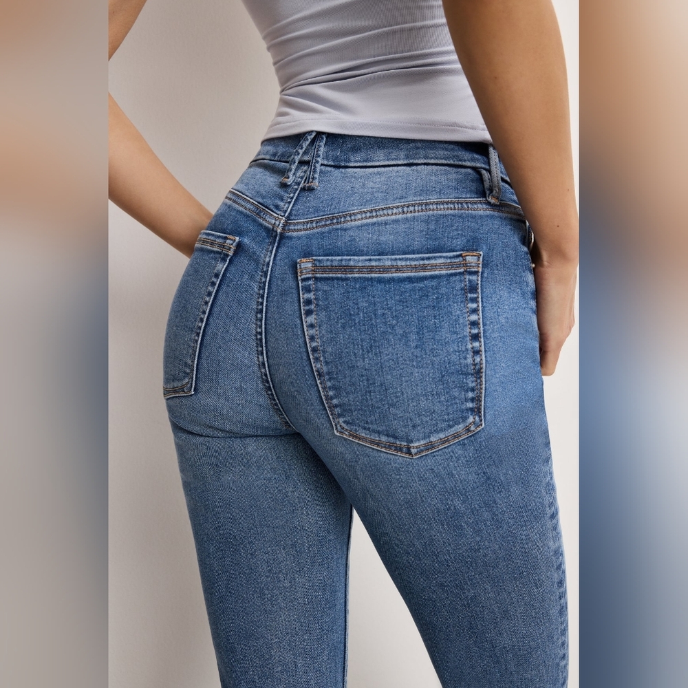 EUC Good American Size 6/28 Good Legs Mid Rise Flare Blue Jeans!! - Picture 7 of 16